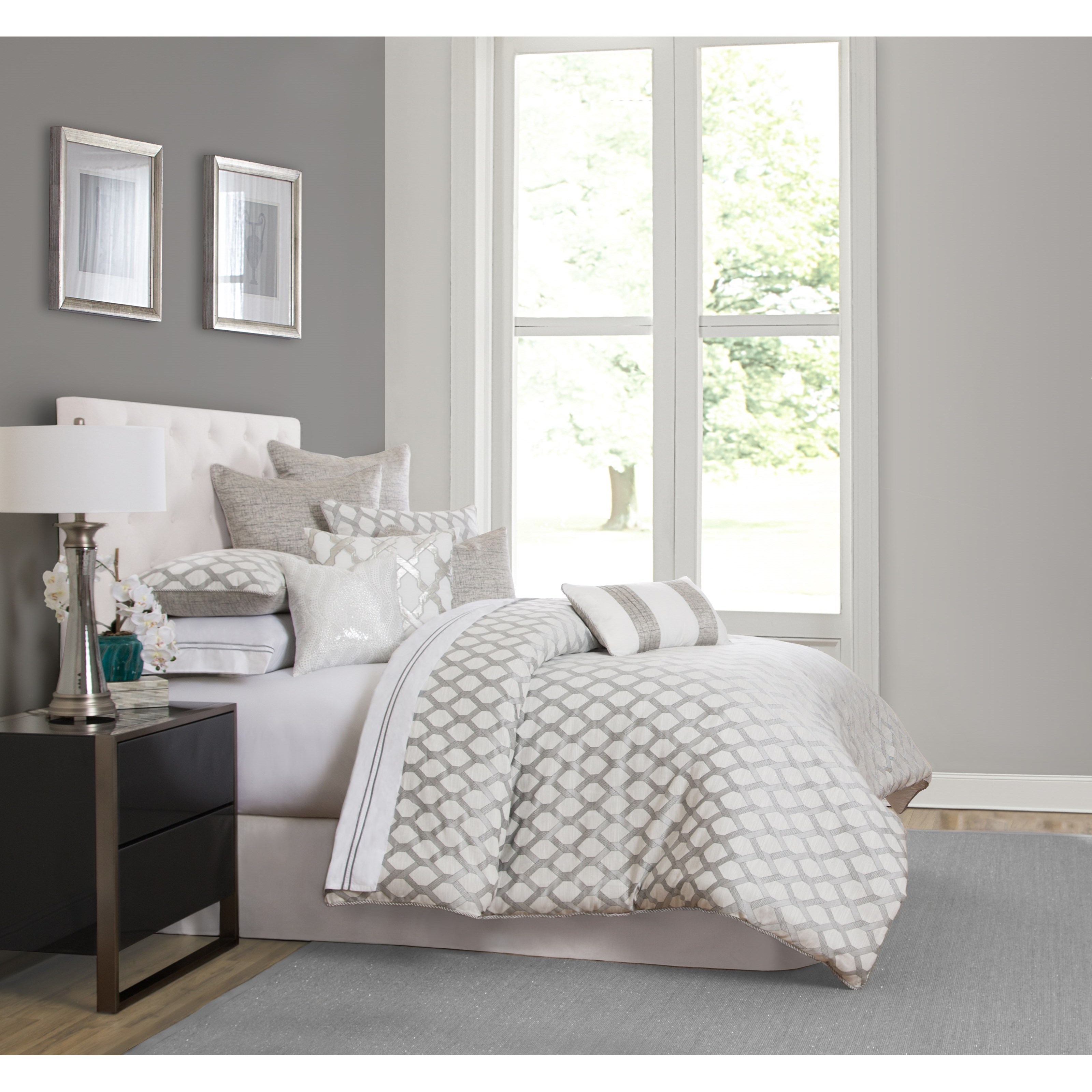 Michael Amini Distinctive Bedding Designs 10Piece King Comforter Set